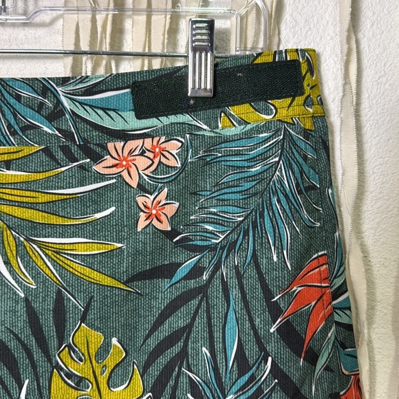 RipSkirt Hawaii Colorful Leaf and Hawaiian Floral Print Wrap Ski Size Small - Picture 9 of 11